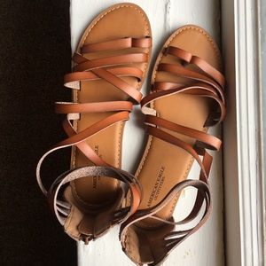 NWOT American Eagle Back Zip Sandals